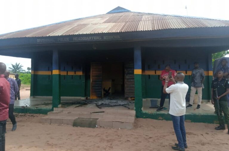 INSECURITY: Panics as Unknown Gun Men kills three Policemen, burns Nsukwa Divisional Headquarters in Delta.