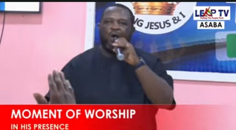 Moment of Worship in His Presence with Buchi